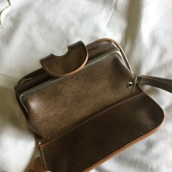 Multiple Storage Wallet/Wristlet - Picture 3 of 9